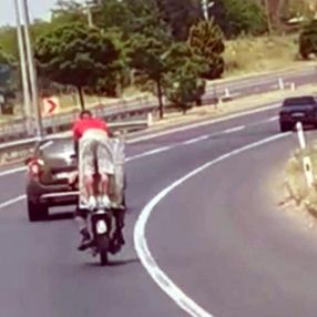 Tekirdağ'da motosiklete varil yükleyip otoyola çıktılar