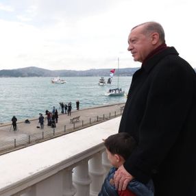 İstanbul Boğazı'nda fetih için saygı geçişi