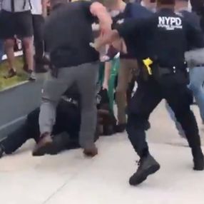 Amerikan polisinin eylemcilere sert müdahalesi