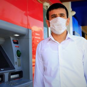 Hesabına yanlışlıkla yatan 38 bin TL'yi iade etti