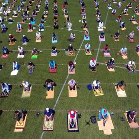 Düzce'de cuma namazı statta kılındı