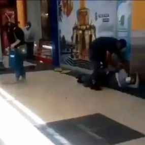 İzmir'de, eşiyle tartışan adam 3 kişiyi bıçakladı
