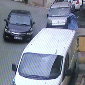 Beyoğlu'nda kaza yapan araç tehlike saçtı