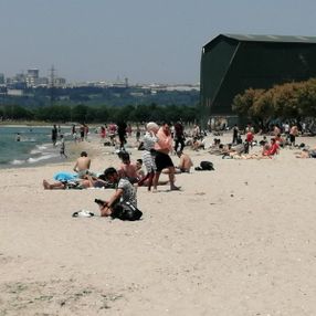 Florya'daki Menekşe Plajı'nda yoğunluk