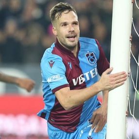 Trabzonspor'u Novak'ın menajerleri zorluyor