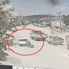 Bursa'da otomobille çarpışan motosikletli yaralandı