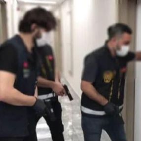 Kadiköy'de otomobil hırsızlarına yapılan operasyon