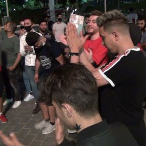 Taksim Meydanı'nda sosyal mesafesiz eğlence