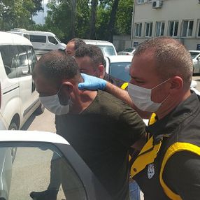 Bursa'da tekel işletmecisini pompalı tüfekle vurdu