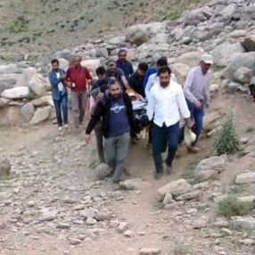 Hakkari'de ayının saldırdığı vatandaş 6 saatte kurtarıldı