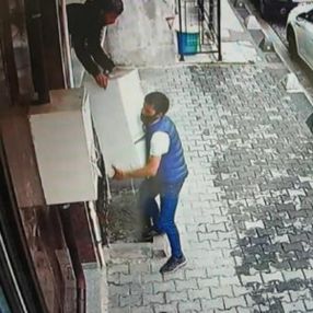 Esenyurt'ta iki aşamalı kombi hırsızlığı
