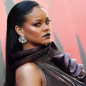 Rihanna, aylık 415 bin dolara ev kiraladı
