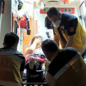 Bakırköy'de darbedilen kadın pencereden atladı
