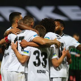 Beşiktaş, Denizlispor'a 5 attı