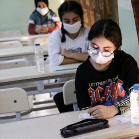 Öğrenciler, LGS'nin birinci oturumuna katıldı