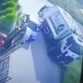 Bursa'da, çöp kamyonu anne ve kızını ezdi