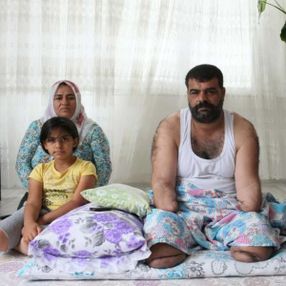 Diyarbakır'da protez el için yardım bekleyen vatandaş