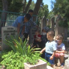 Şanlıurfa'da, vefat eden babasını ziyaret etti