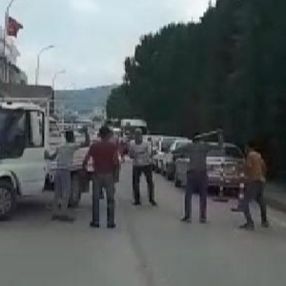 Bursa'da iki grup arasında levyeli kavga