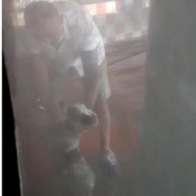 İzmir'de köpeğini oto yıkamacıda yıkarken işkence yaptı