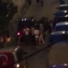 Silivri'de konvoy eşliğinde yolu kapattılar