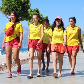 Antalya'da kadın cankurtaranlar göreve başladı