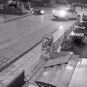 Esenyurt'ta otomobil ile motosiklet çarpıştı