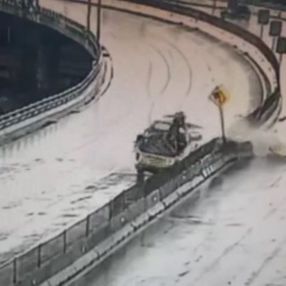 Meksika'da askerleri taşıyan araç kaza yaptı
