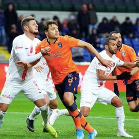 Başakşehir, deplasmandan 3 puanla dönüyor