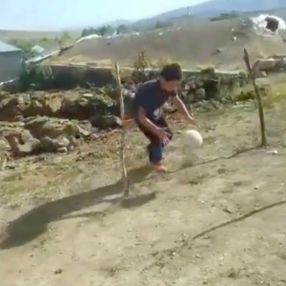 Ağrı'da öğrenciler köy okulunda parkur kurdu