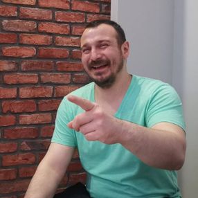 Serdar Gökalp'in papatya şakası