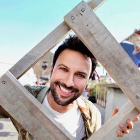 Tarkan saçlarını uzattı