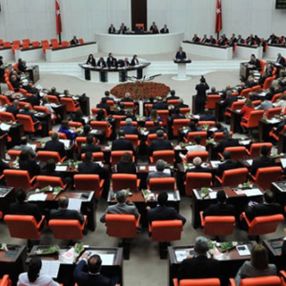 Avukatlık Kanunu teklifi TBMM Adalet Komisyonu'ndan geçti