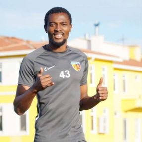 Beşiktaş, Mensah için resmi görüşmelere başladı