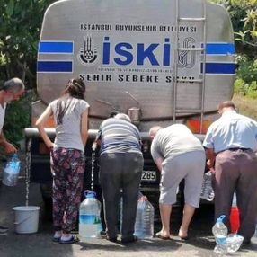 Şile'de insanlar su kuyruğunda