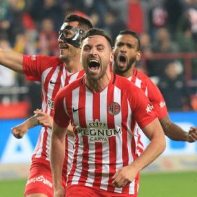 F.Bahçe ve Trabzonspor, Sinan için karşı karşıya