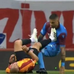 G.Saray, Feghouli'ye para cezası verdi