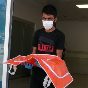 Antalya'da 4 aylık bebeğinin cenazesini kucağında taşıdı