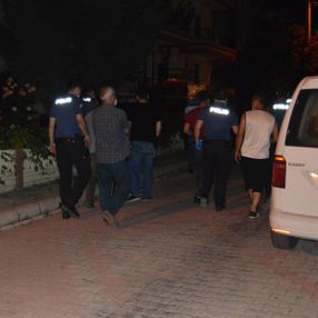 Afyonkarahisar'da polislere saldırı: 4 polis yaralandı