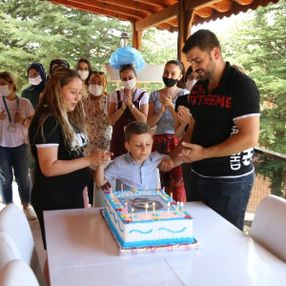 Otizmli çocuk 6 yıl sonra konuşarak 'Baba' dedi