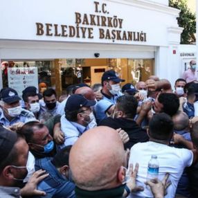 Bakırköy pazar esnafı Ekrem İmamoğlu'nu protesto etti