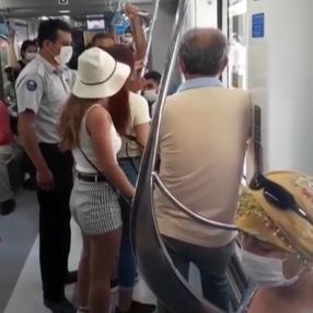 Antalya'da tramvayda maske gerginliği
