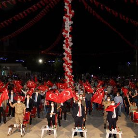 Türkiye'nin dört bir yanında demokrasi nöbeti tutuldu