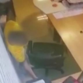 Antalya'da hırsız kameralara yakalandı