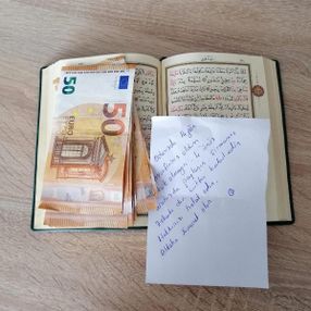 Kütahya'da karantinada kaldığı yurt odasına para bıraktı