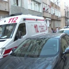 Beyoğlu'nda ağabey, kardeşinin cesediyle aynı evde yaşadı