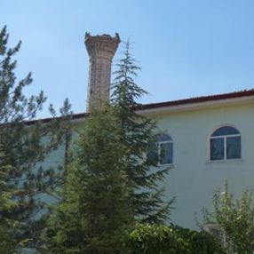 Kırıkkale'de 1997'deki patlamadan kalan anı: Yıkık minare