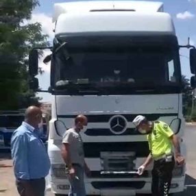 Plaka gizlemek için yapılan düzenek polisi şaşırttı