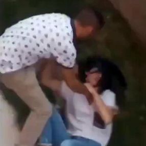 Erzurum'da sokak ortasında sevgilisini darbetti