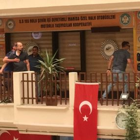 Manisa'da notere gelen tarafların yumruklu kavgası